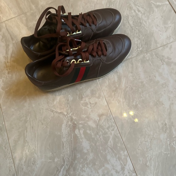Brown Gucci shoes - Picture 3 of 6